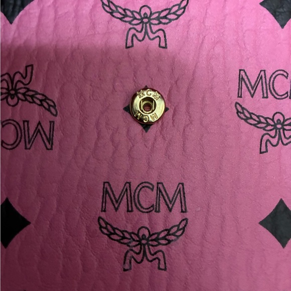 MCM Pink Visetos Leather Envelope Clutch NIB 9”x 5.5” - Picture 5 of 6